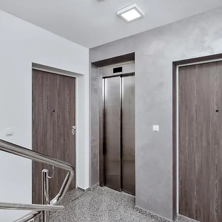 Luxury Sidro With Free Parking Apartment